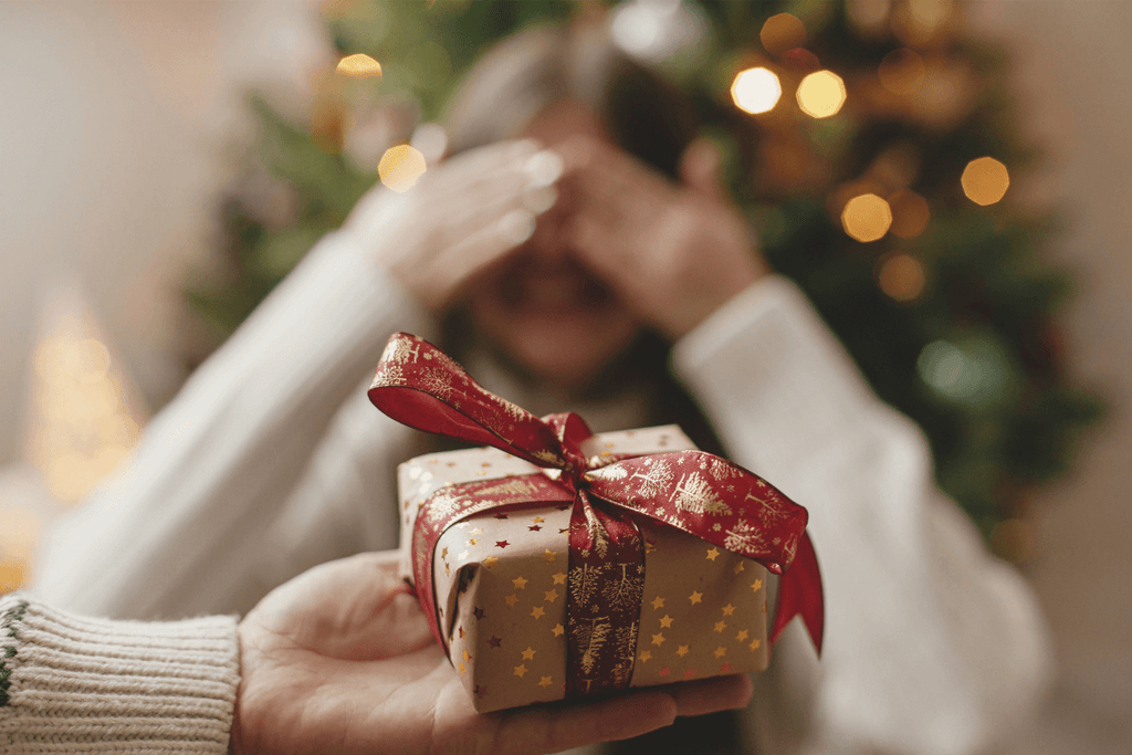 Tips for saving money on Christmas gifts